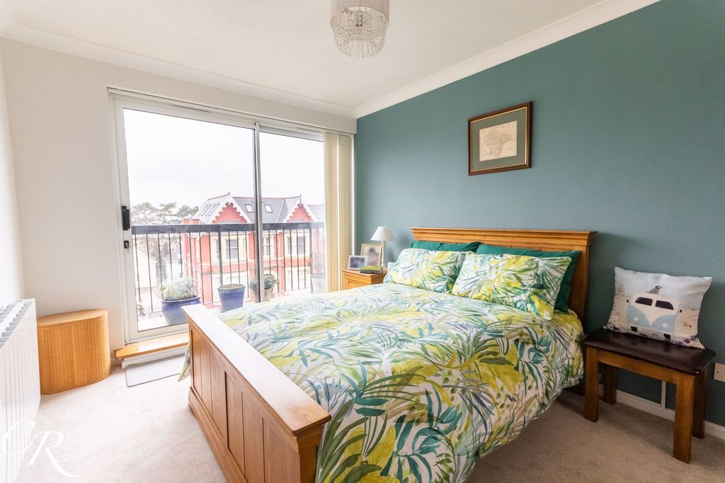 Additional image 10 of 2 bed flat for saleWestern Road, Cheltenham GL50