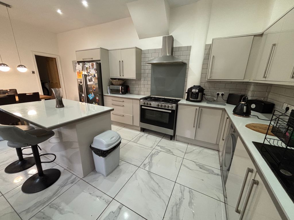 Additional image 11 of 7 bed semi-detached house for saleOxford Avenue, Bootle L20