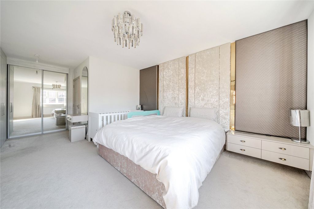 Additional image 10 of 4 bed detached house for saleGale Gardens, Hayley Green, Warfield, Bracknell RG42