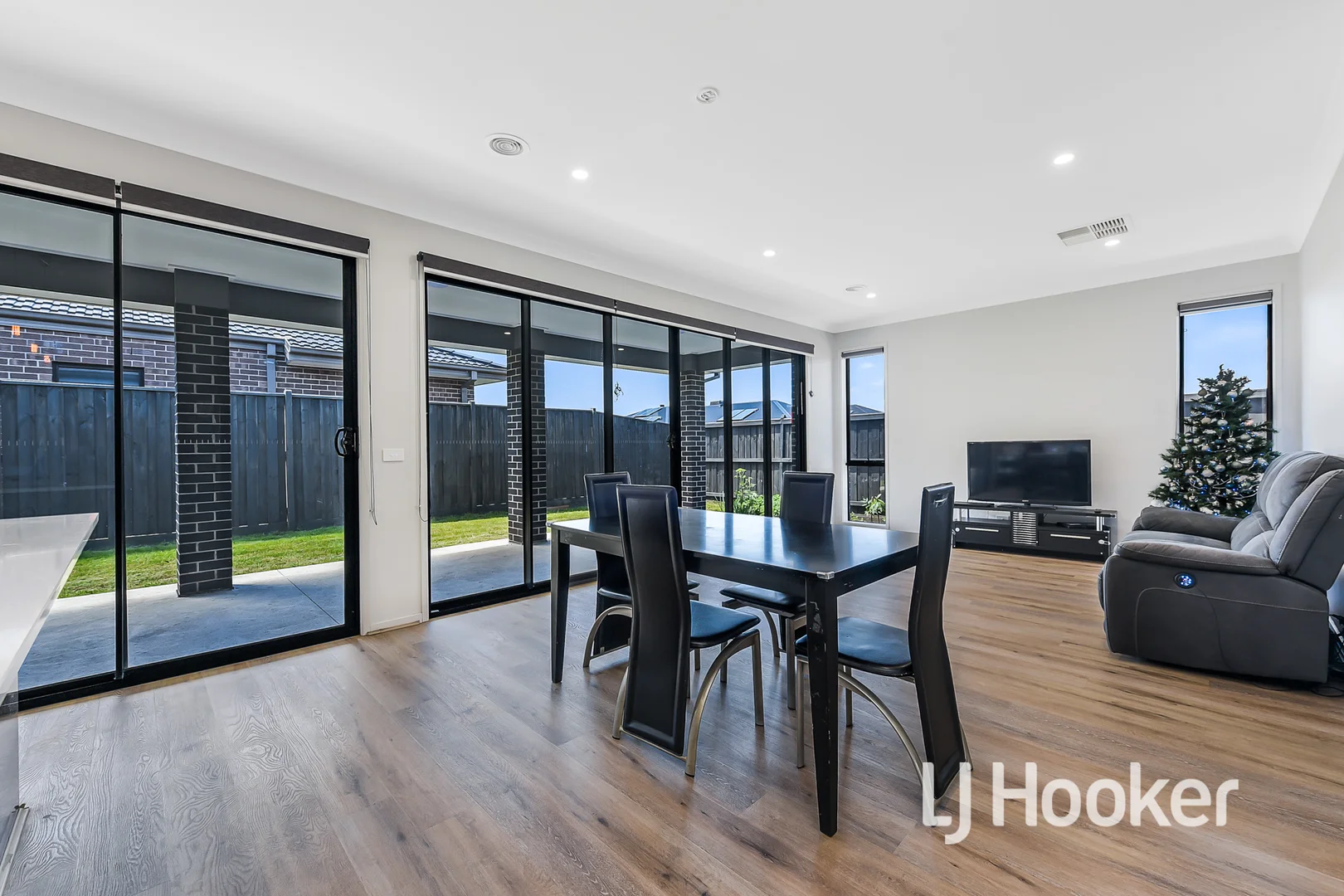 58 Chesney Circuit, Clyde VIC 3978 photo 2