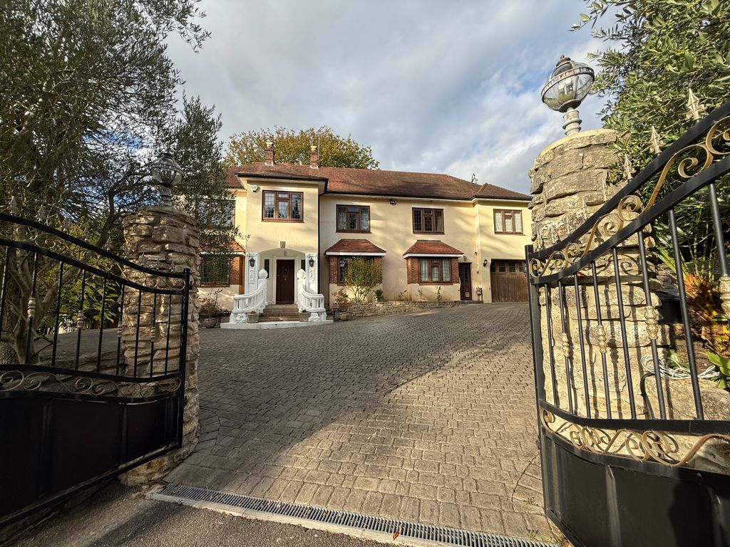 6 bed detached house for saleBenellen Road, Bournemouth BH4