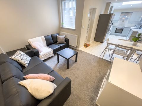 Leopold Road L7, Room to rent