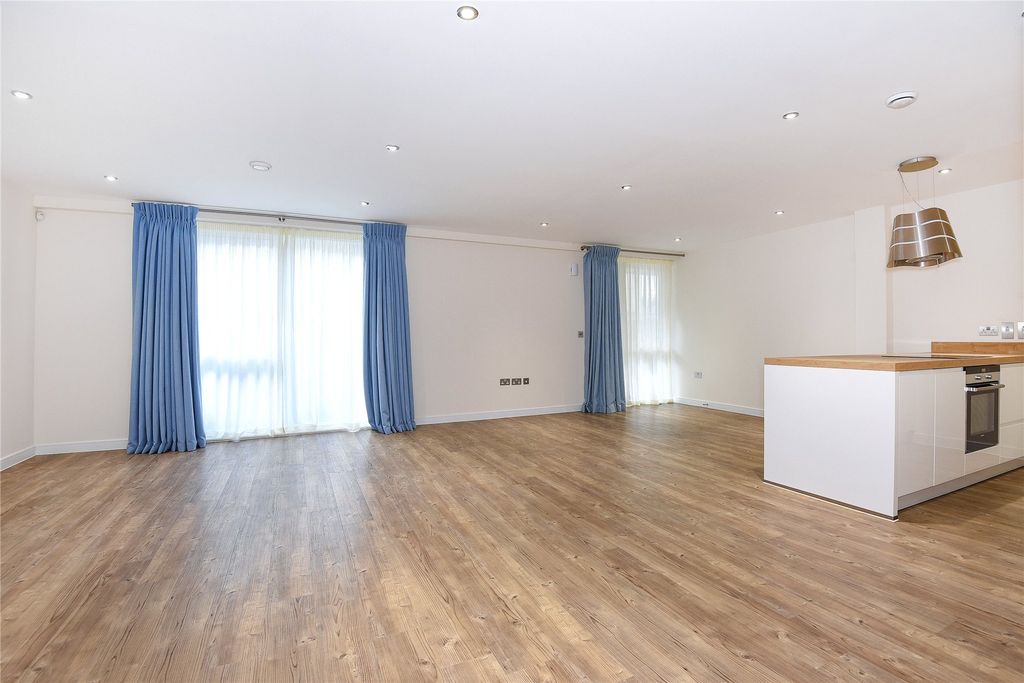 Additional image 4 of 1 bed flat for saleLymington, Hampshire SO41