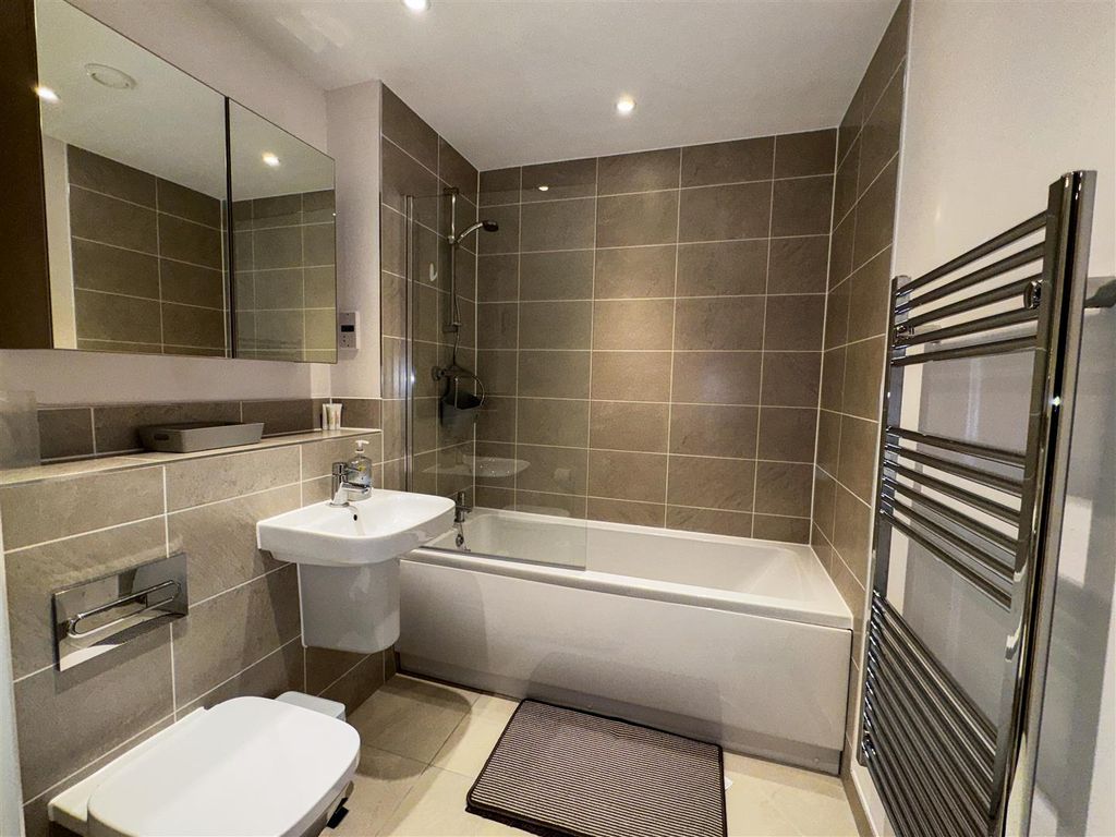 Additional image 12 of 2 bed flat for saleHolmesley Road, Borehamwood WD6