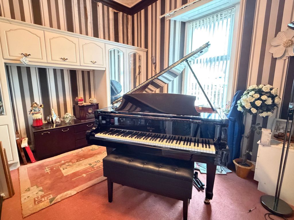 Additional image 9 of 5 bed semi-detached house for saleKirk Road, Wishaw ML2