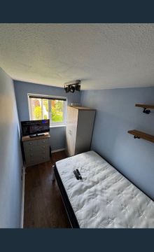 Hunting Gate Drive, Chessington KT9, Room to rent