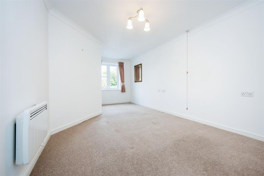 Additional image 7 of 1 bed flat for saleSt Rumbolds Court, Buckingham Road, Brackley NN13