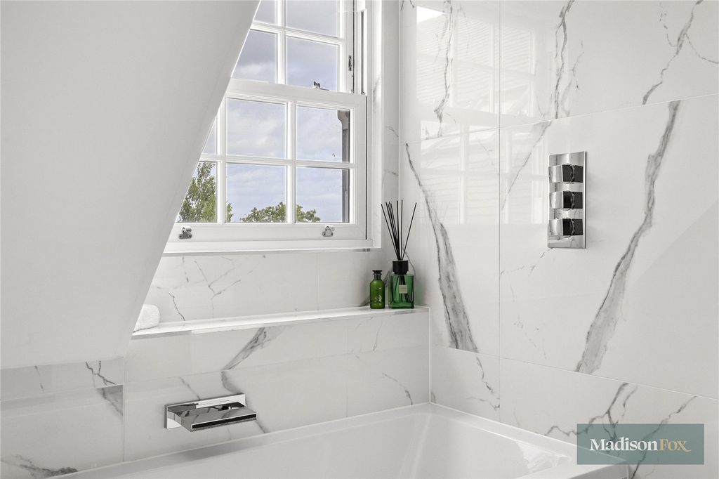 Additional image 18 of 3 bed flat for saleManor Road, Chigwell, Essex IG7