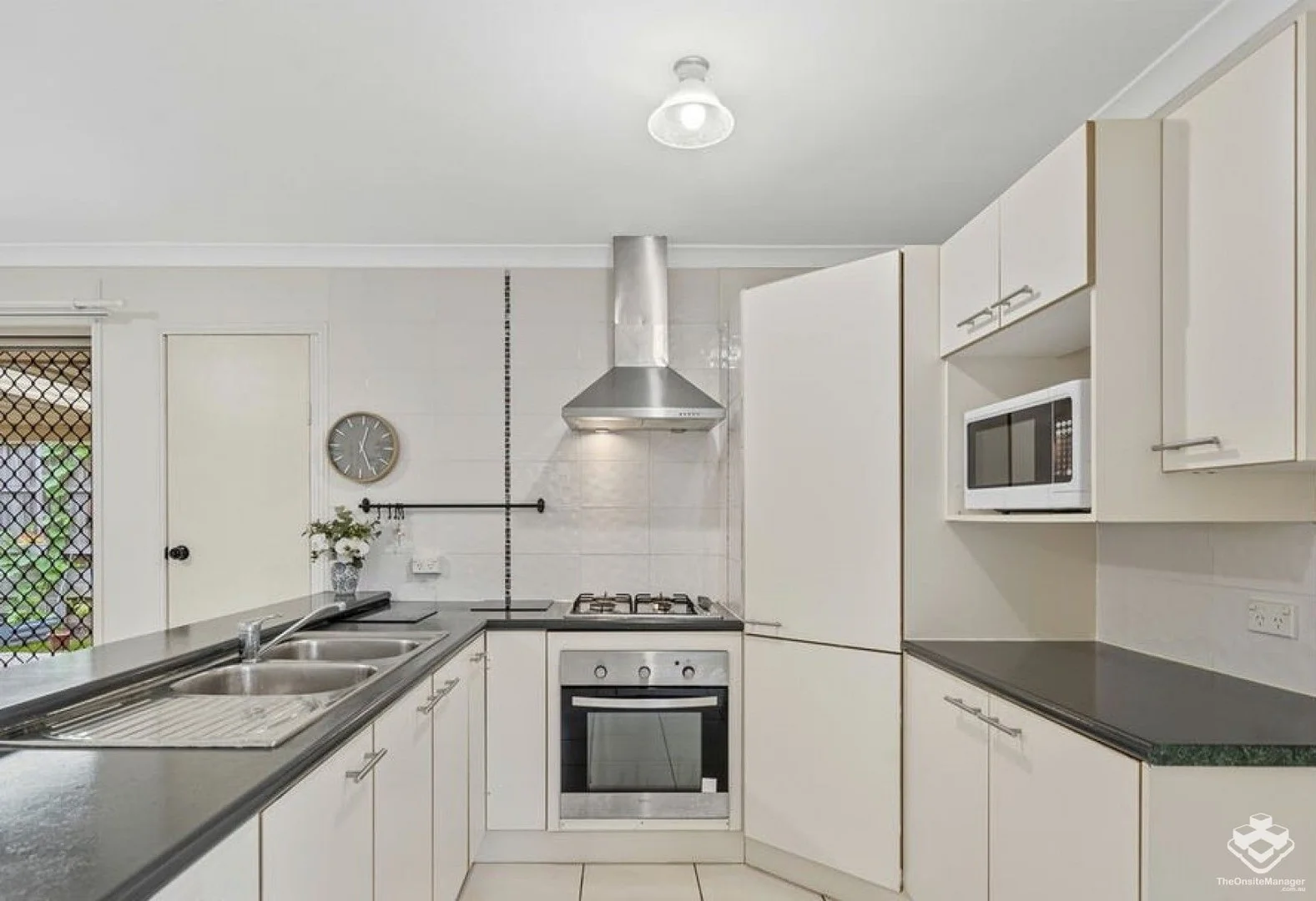 32 Collinson Street, Runcorn QLD 4113 photo 3