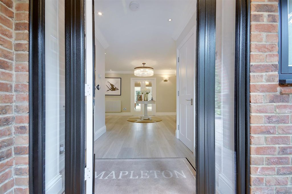 Additional image 5 of 6 bed detached house for saleWambrook Close, Hutton Mount, Brentwood CM13