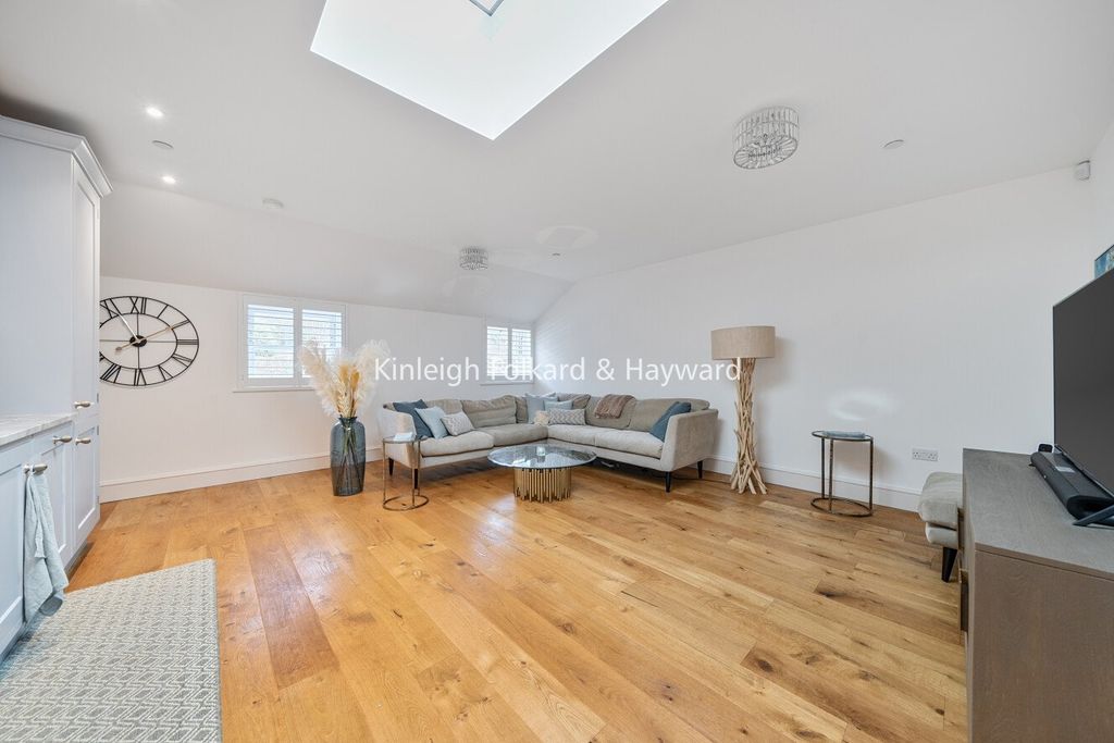 Additional image 15 of 2 bed flat for saleWilloughby Lane, Bromley BR1