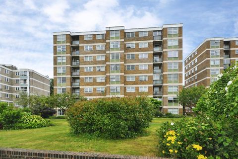 London Road, Patcham, Brighton BN1