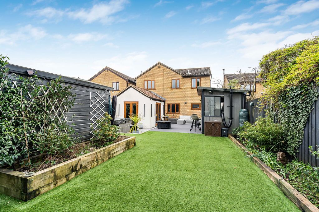 Additional image 2 of 5 bed detached house for saleHolly Close, Brackley NN13