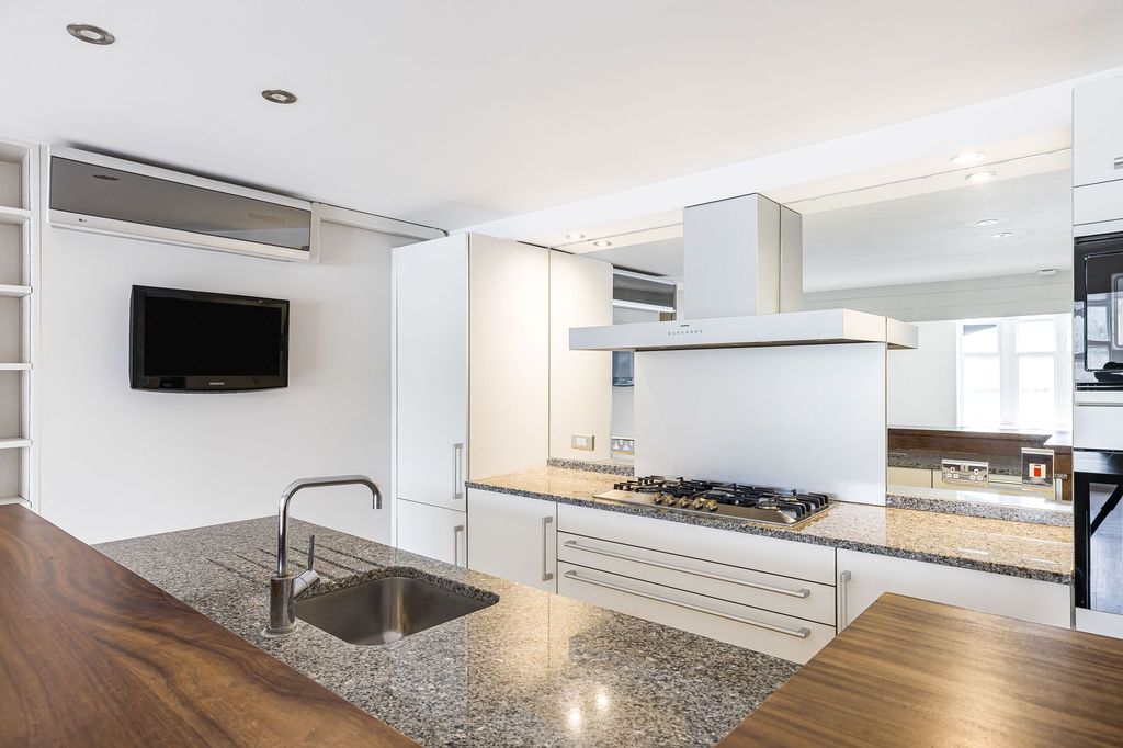 Additional image 6 of 2 bed flat for saleThameside, Henley-On-Thames RG9