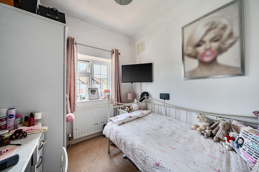 Additional image 15 of 4 bed semi-detached house for saleHurstdene Avenue, Hayes, Kent BR2