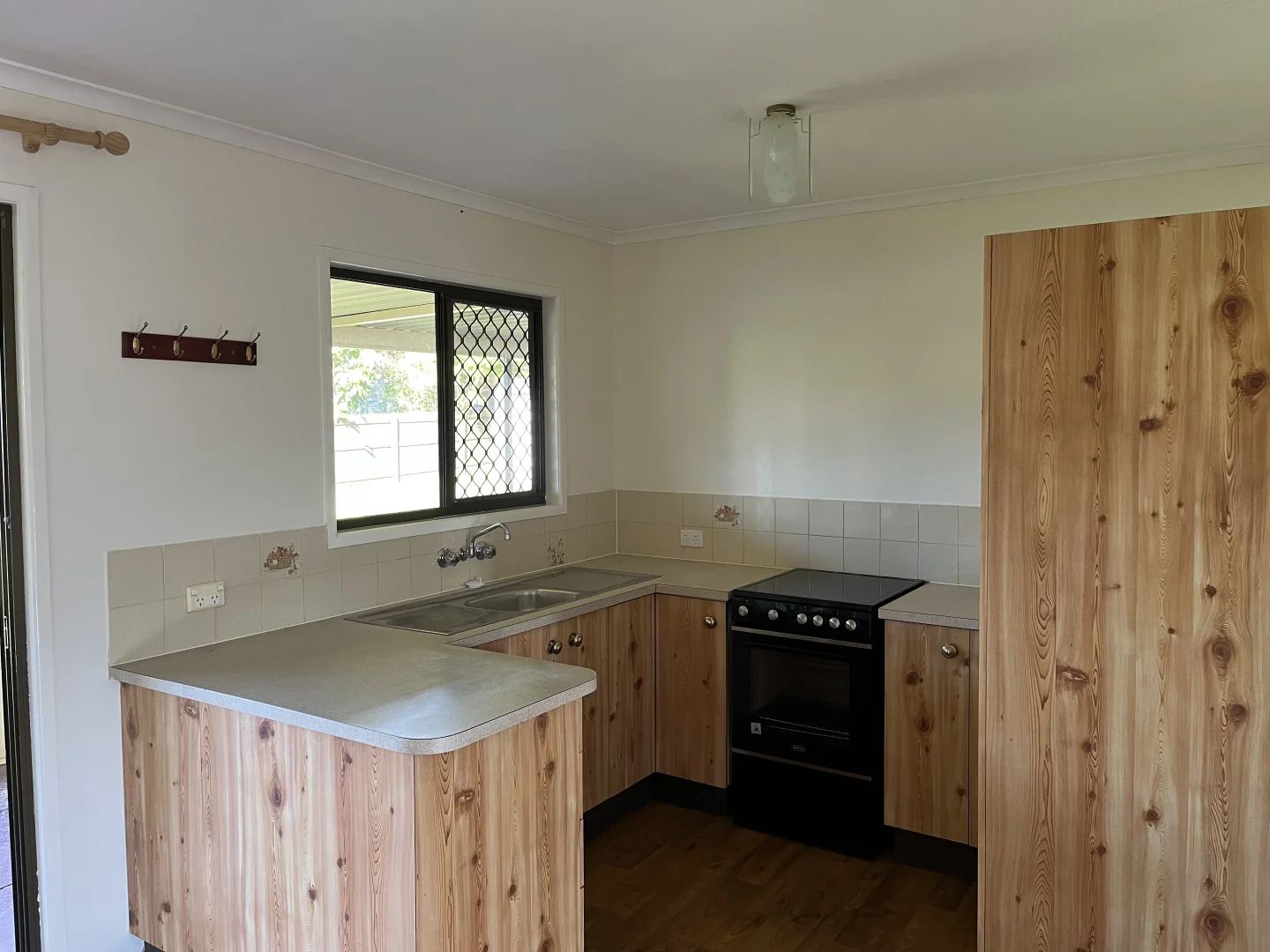 10 Kullaroo Court, Deception Bay QLD 4508 photo 3