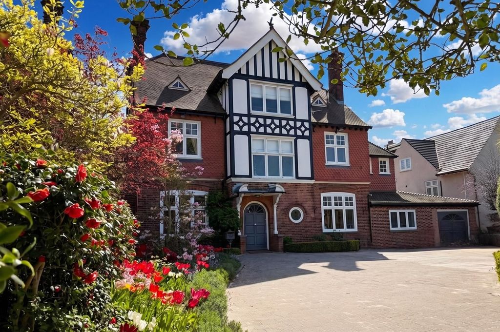 6 bed detached house for salePark Farm Road, Bickley, Kent BR1
