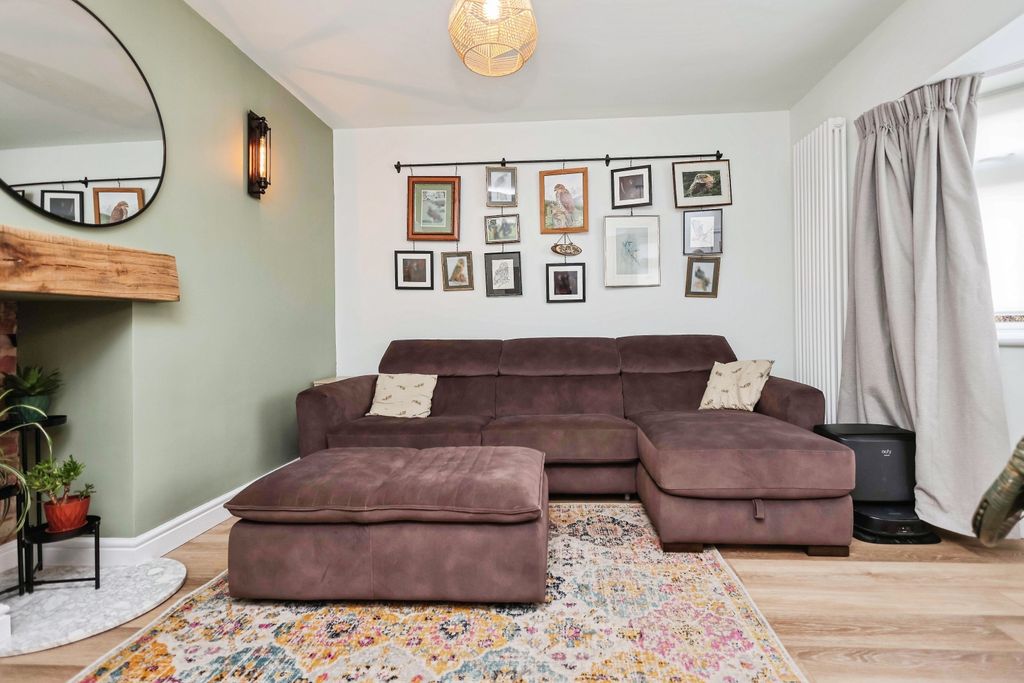Additional image 9 of 3 bed semi-detached house for saleStalls Farm Road, Droitwich WR9