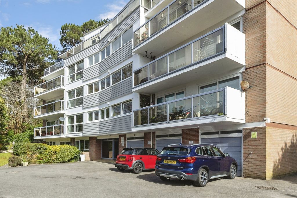 2 bed flat for saleBranksome Wood Road, Bournemouth BH2