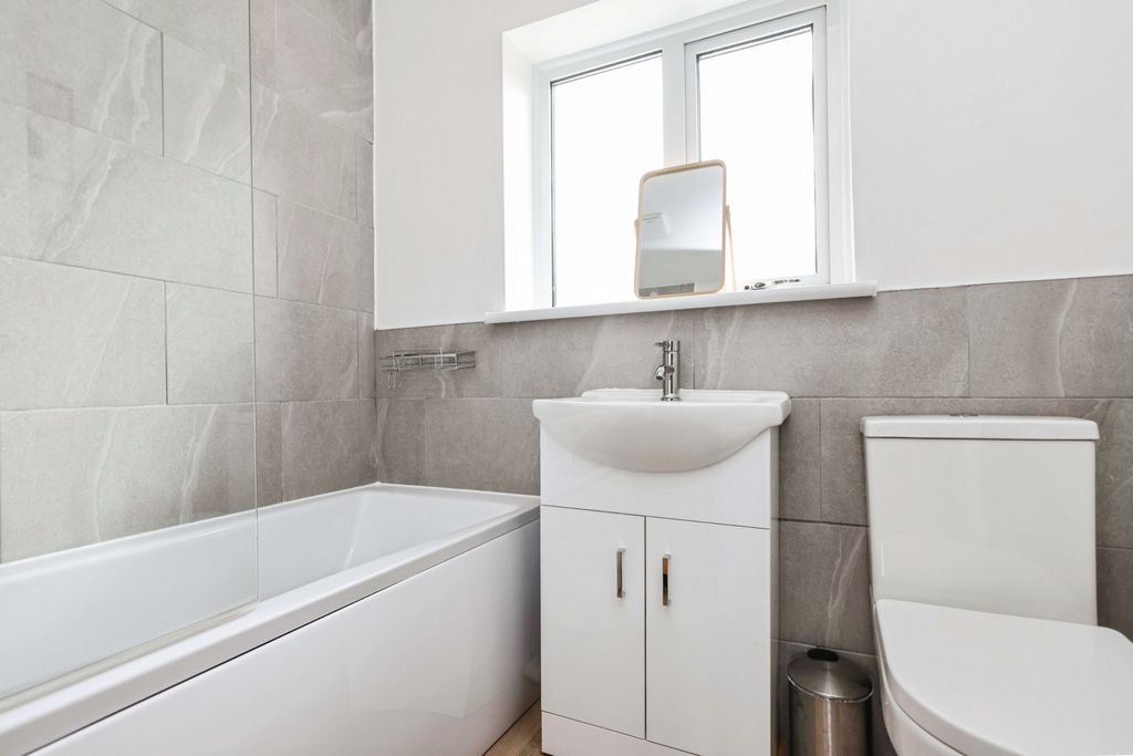 Additional image 15 of 3 bed semi-detached house for saleStalls Farm Road, Droitwich WR9