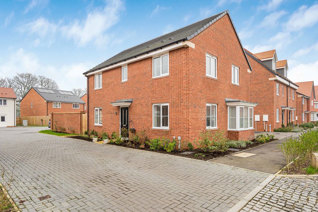 Additional image 11 of 4 bed detached house for saleMiles Road, Bordon, Hampshire GU35
