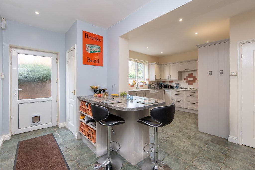 Additional image 6 of 5 bed detached bungalow for salePark Road, Boston PE21