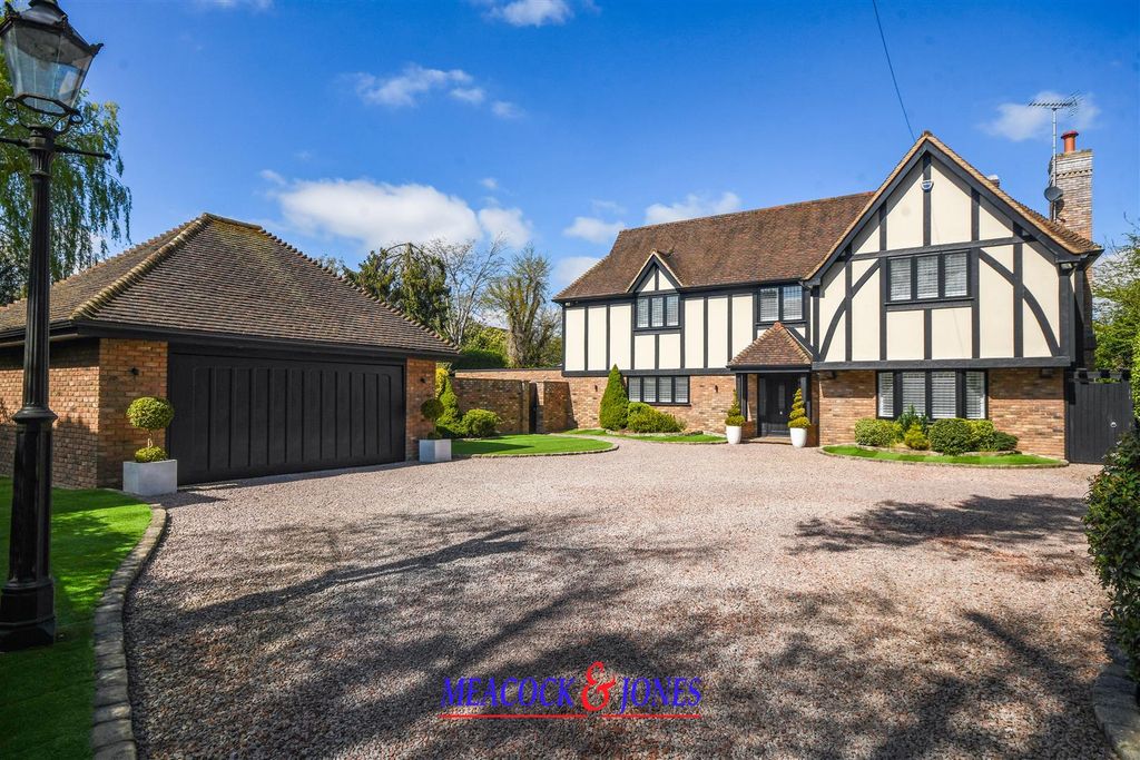 Additional image 34 of 6 bed detached house for saleChallacombe Close, Hutton Mount, Brentwood CM13