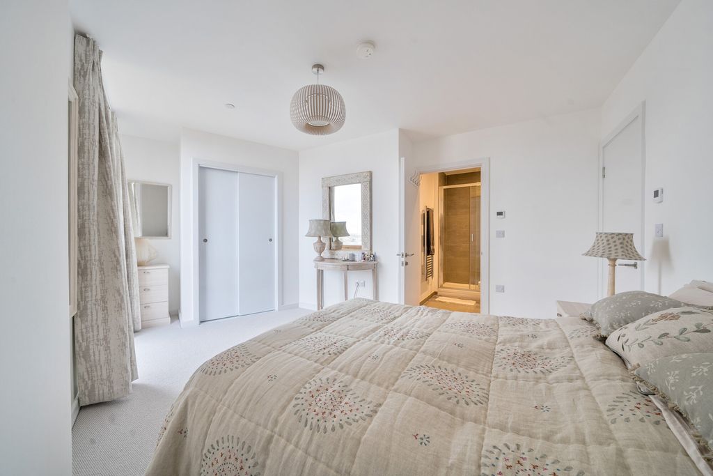 Additional image 18 of 2 bed flat for saleSt. Marks Square, Bromley BR2