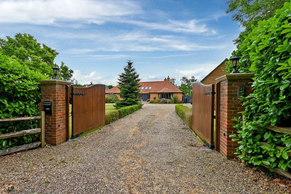 Additional image 4 of 6 bed detached house for saleGibbins Lane, Warfield, Bracknell, Berkshire RG42