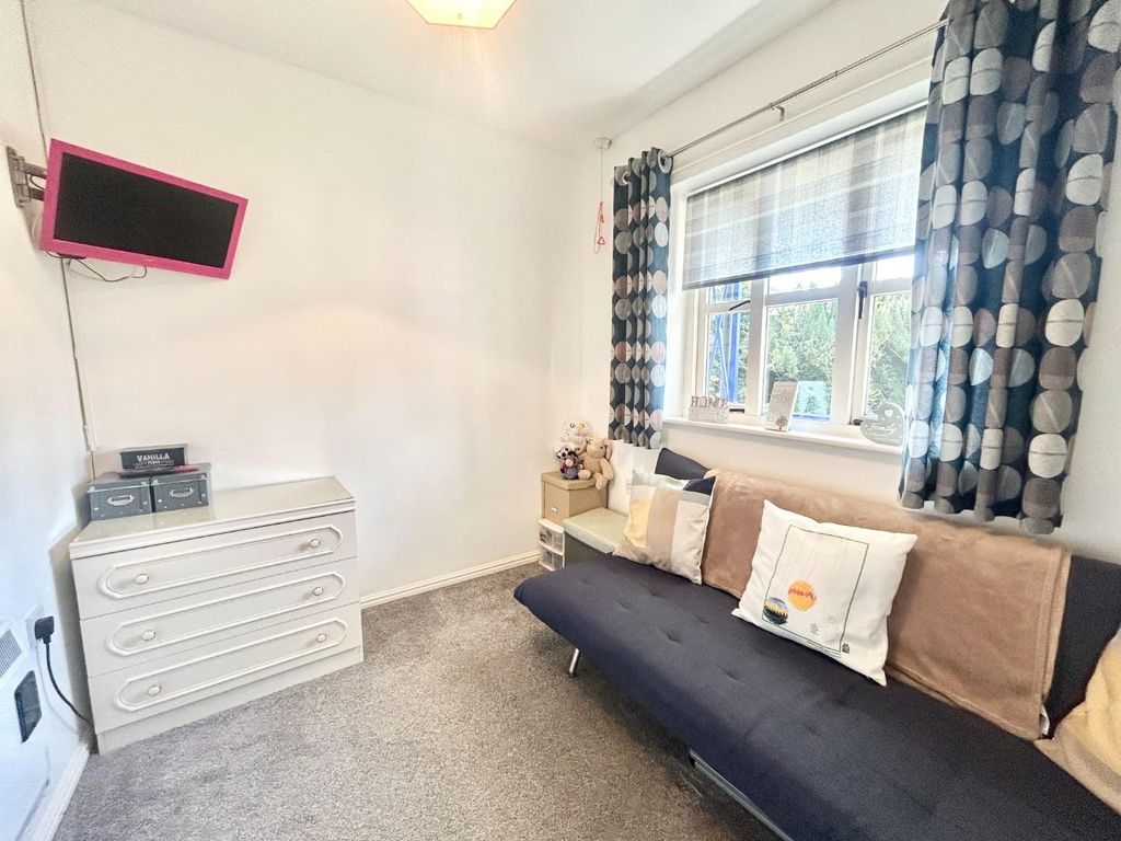 Additional image 18 of 2 bed flat for sale2 Bed First Floor Flat, Avenue Court, Westgate, Bridlington YO16