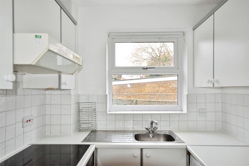 Additional image 5 of 1 bed terraced house for saleManor Vale, Brentford TW8