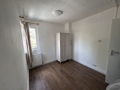 New Malden KT3, Room to rent