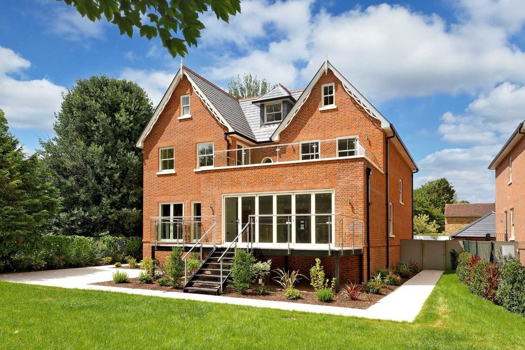 Additional image 12 of 5 bed country house for saleHedsor Road, Bourne End, Buckinghamshire SL8