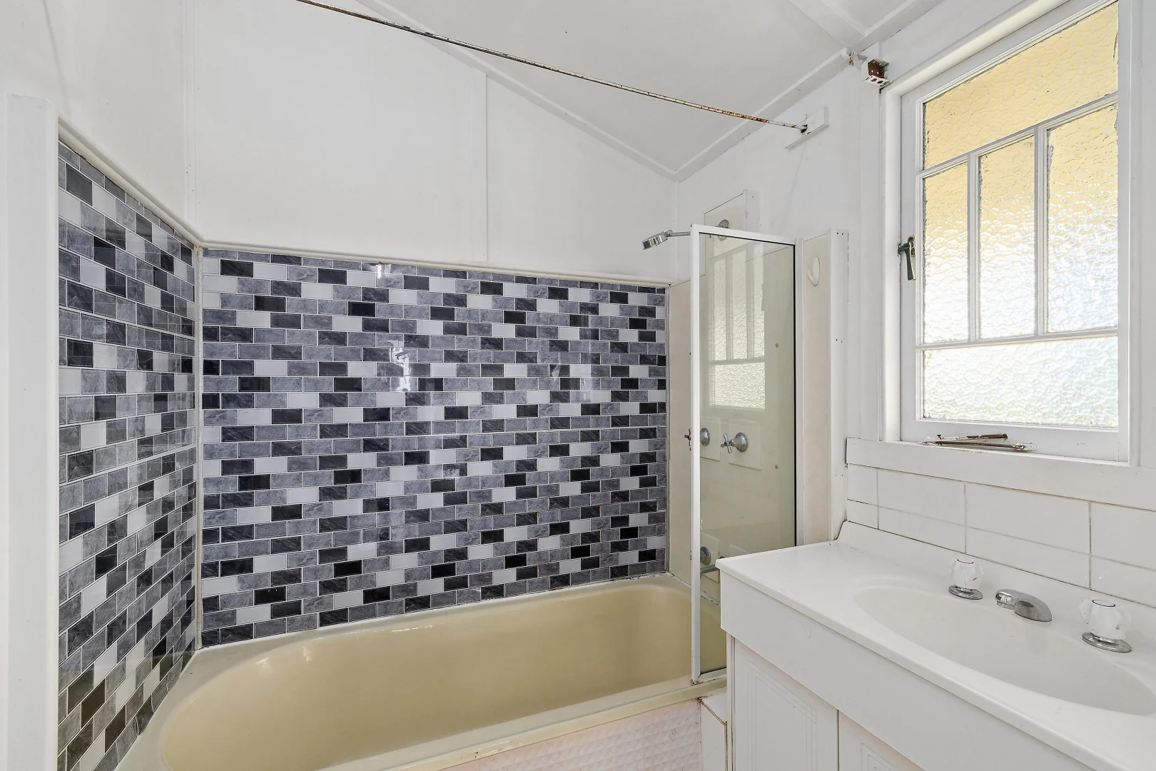 Additional image 4 of 2 Curtis Street, Wandal QLD 4700