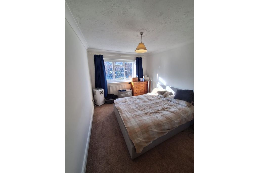 Additional image 7 of 2 bed flat for saleGroves Close, Bourne End SL8
