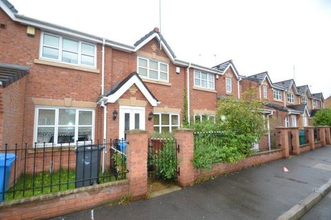 Tomlinson St, Hulme, Manchester. . M15