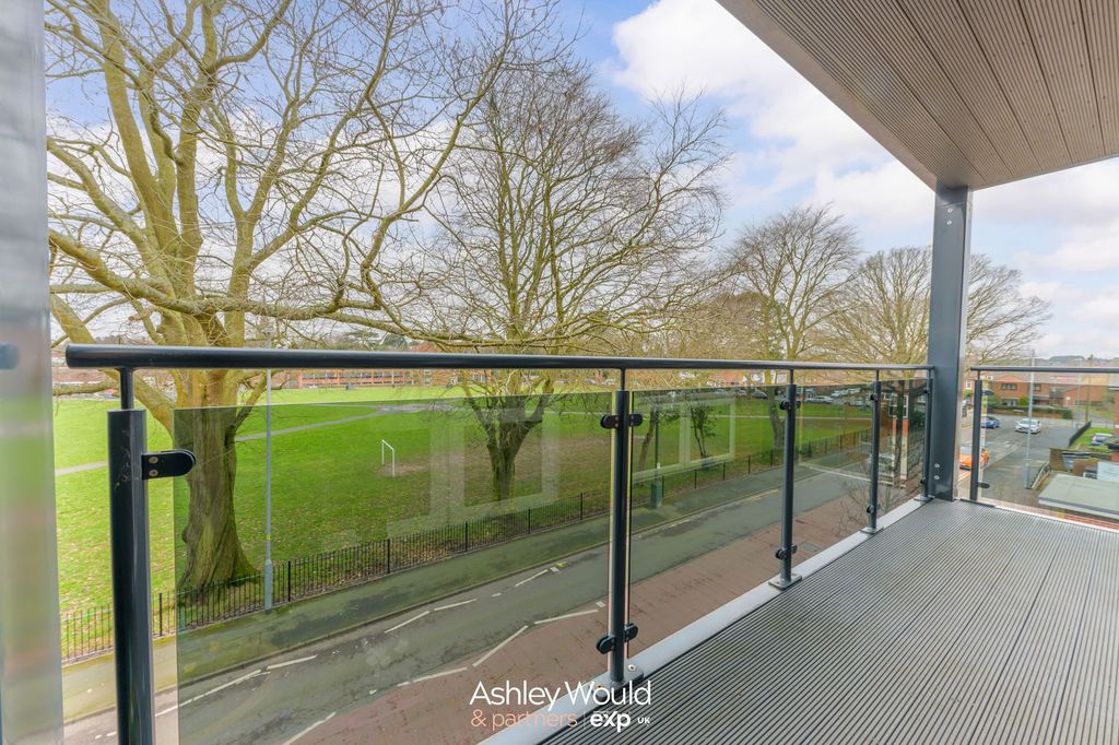 2 bed flat for saleRecreation Road, Bromsgrove B61 photo 5