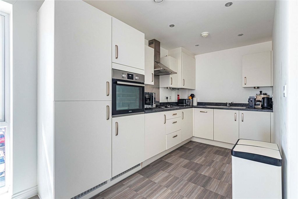 Additional image 4 of 2 bed flat for saleElstree Way, Borehamwood, Hertfordshire WD6