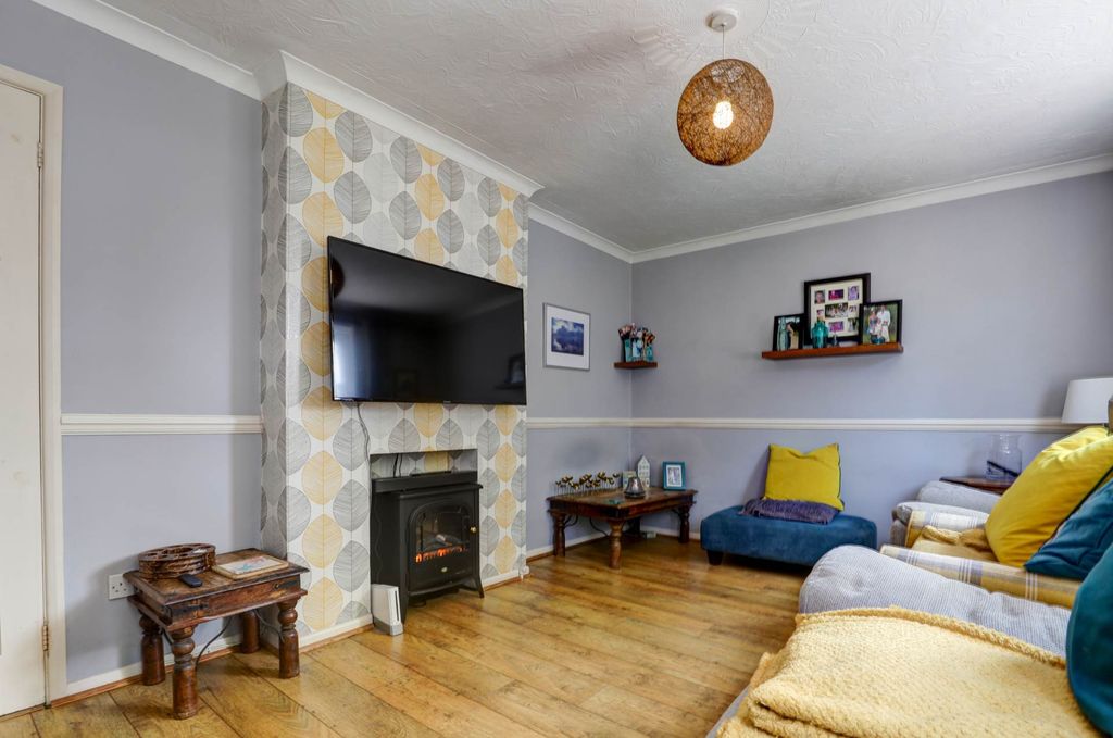 Additional image 2 of 4 bed semi-detached house for saleRichmond Road, Blandford Forum DT11