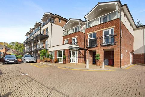 Isabel Court, Cowick Street, Exeter EX4