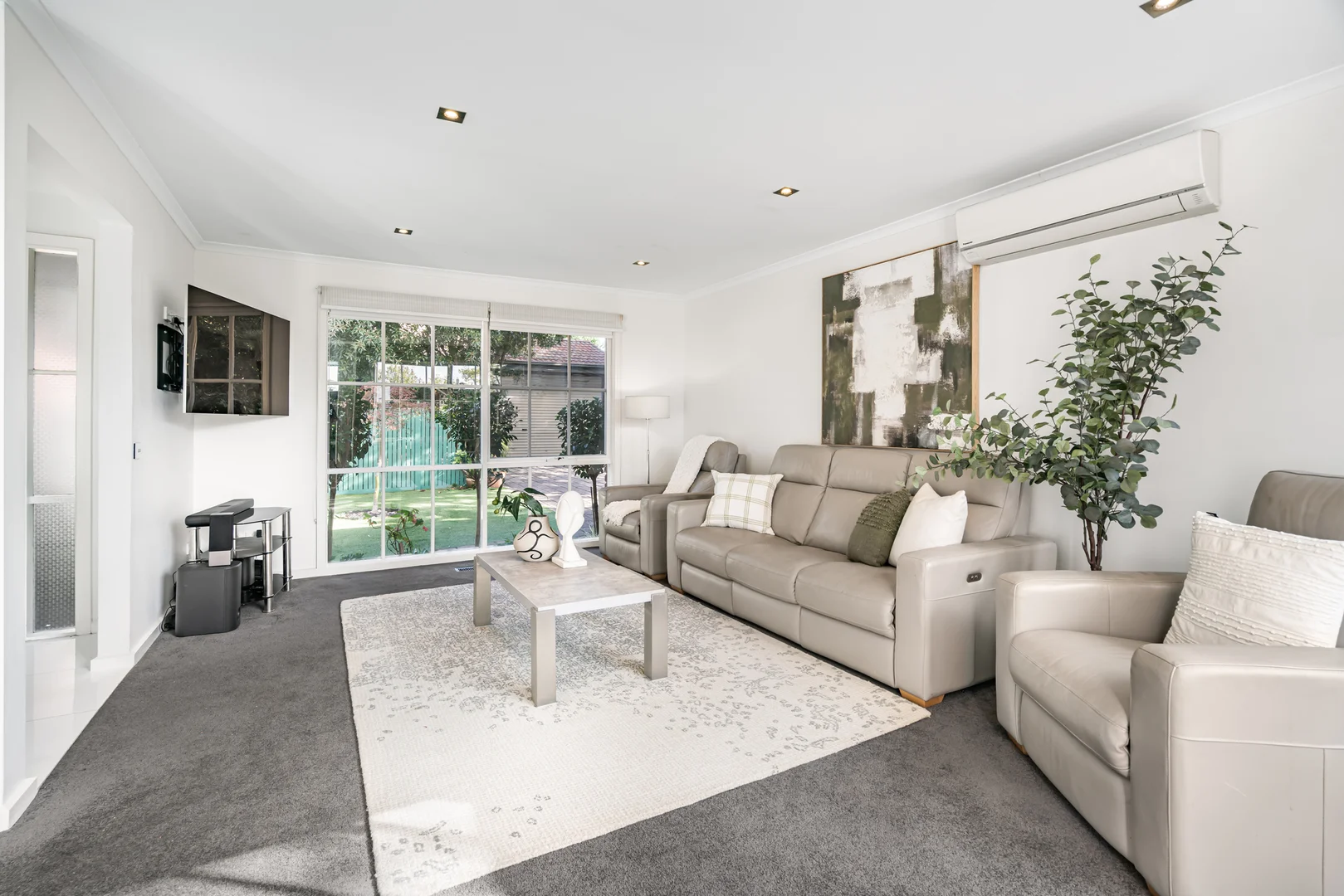 2/2 Fahey Place, Donvale VIC 3111 photo 3