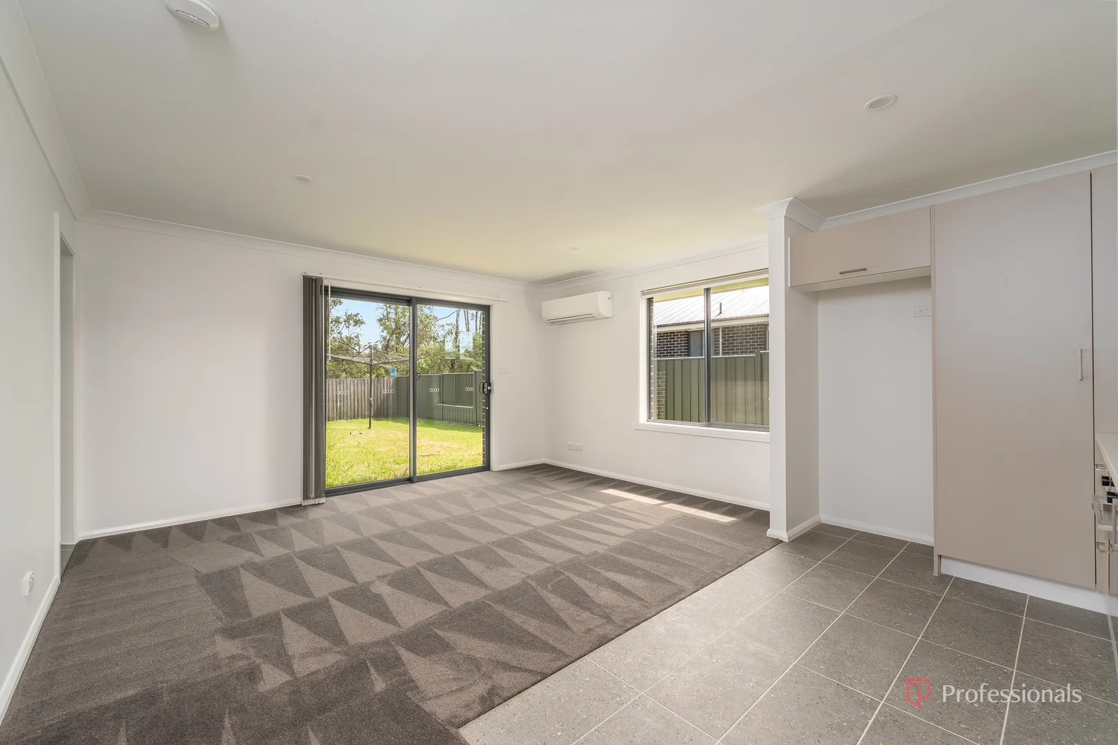 Additional image 3 of 1/16 Sunrise Crescent, Armidale NSW 2350
