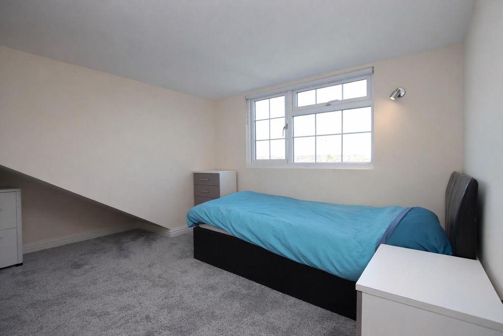 Additional image 20 of 6 bed detached house for saleTilehouse Close, Borehamwood WD6