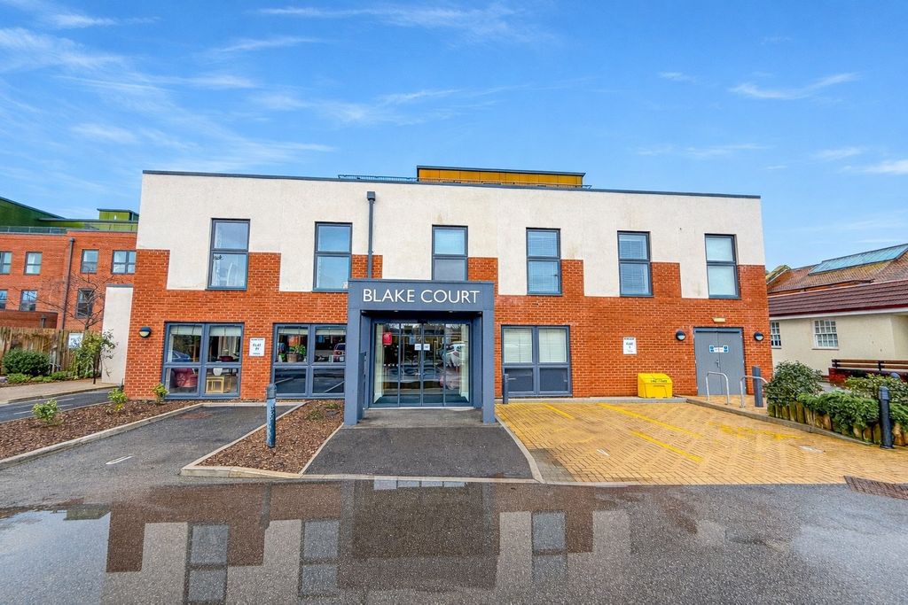 1 bed flat for saleBlake Court, Northgate, Bridgwater, Somerset TA6
