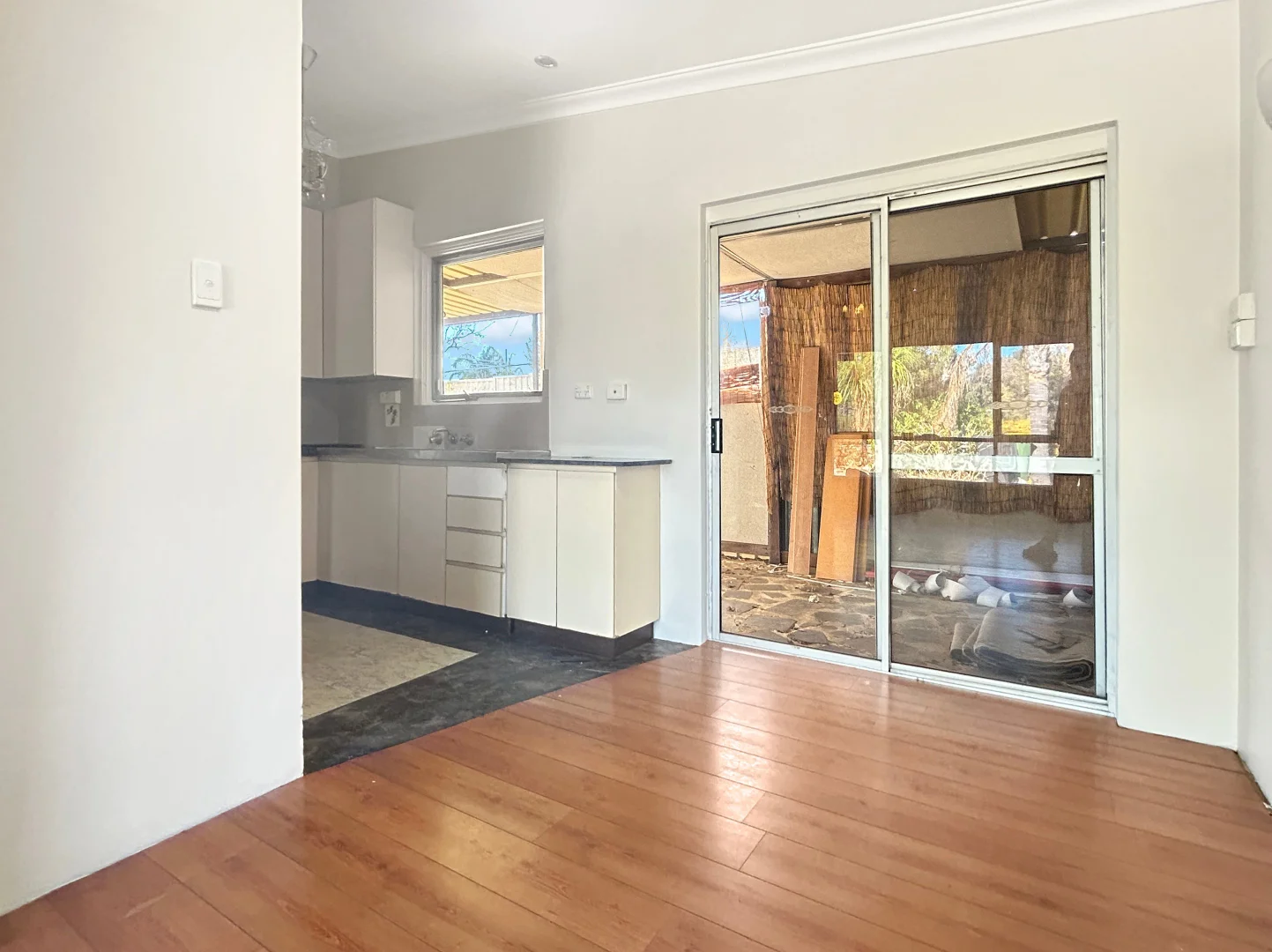 Additional image 6 of 27 Banksia Rd, Camillo WA 6111