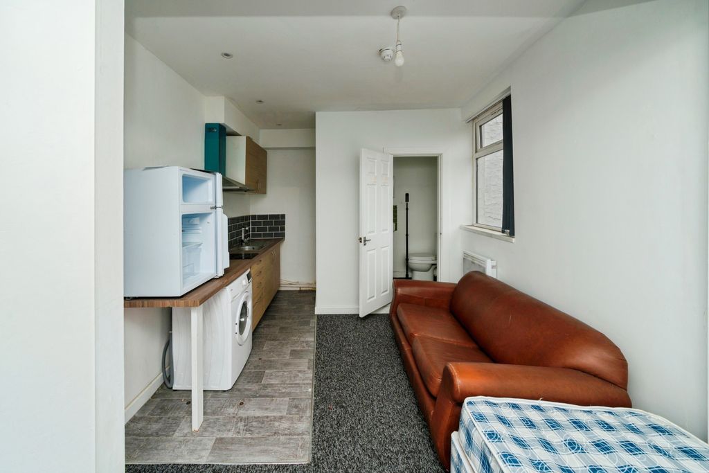 Additional image 7 of 4 bed semi-detached house for saleKnowsley Road, Bootle L20
