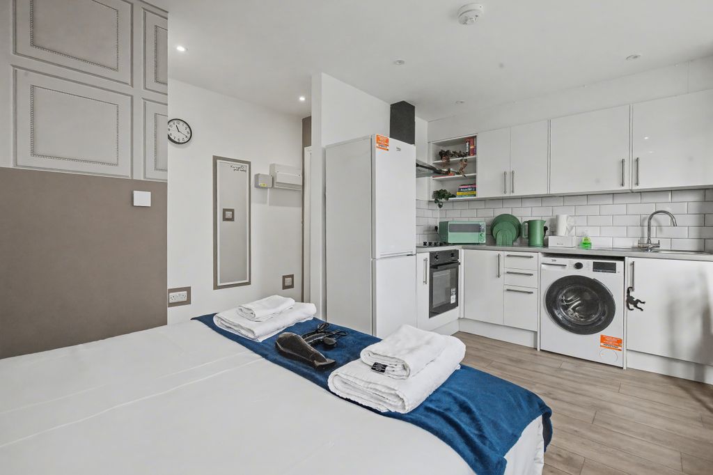 Additional image 16 of 5 bed flat for saleFive Flats, Abingdon Road, Oxford OX1