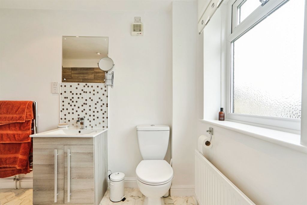 Additional image 12 of 4 bed detached house for saleMount Pleasant, Bramley, Leeds LS13