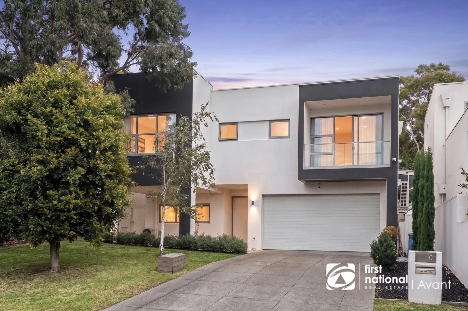 10 Linnaker Place, Kew VIC 3101