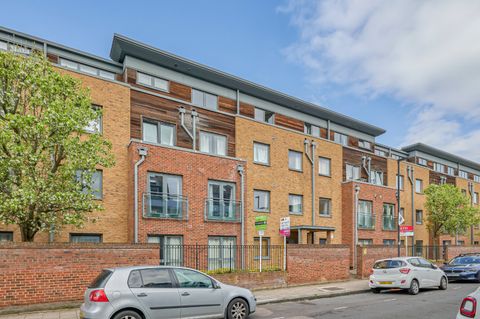 Effra Parade, London SW2